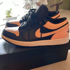 AIR JORDAN 1 LOW size : 8.5